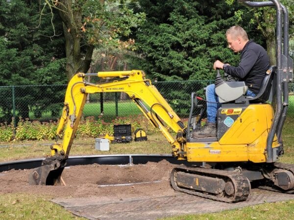 Trampolin Installation - Bagger (2) Trampolin Installation Service Inground