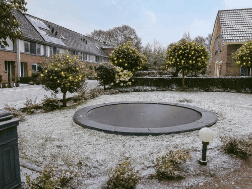Winter ingraaf service actie_notext Trampolin-Installationsservice Flat Bodentrampolin